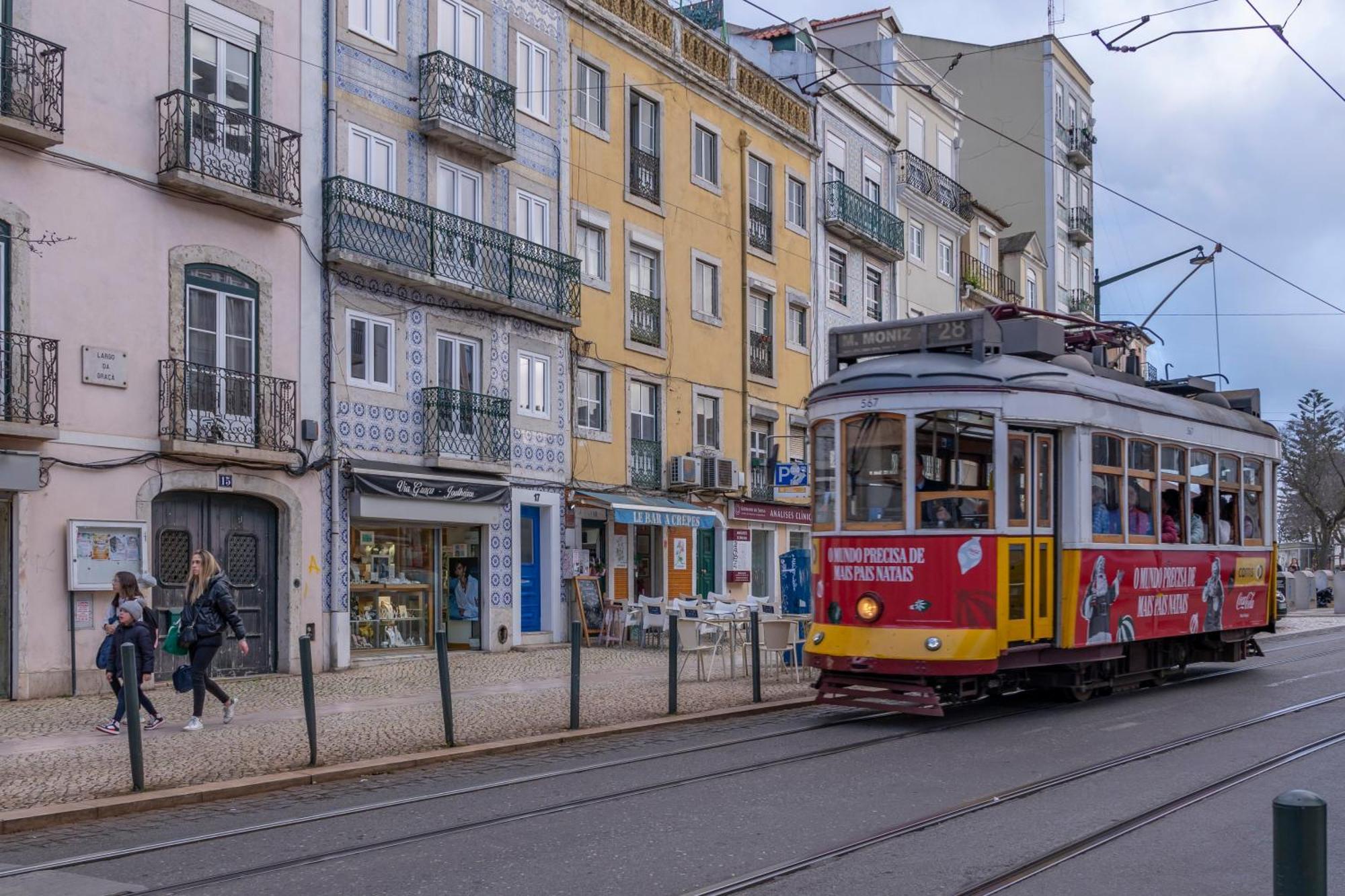 Superb Apartments Overlooking Graca In Lisboa Kültér fotó