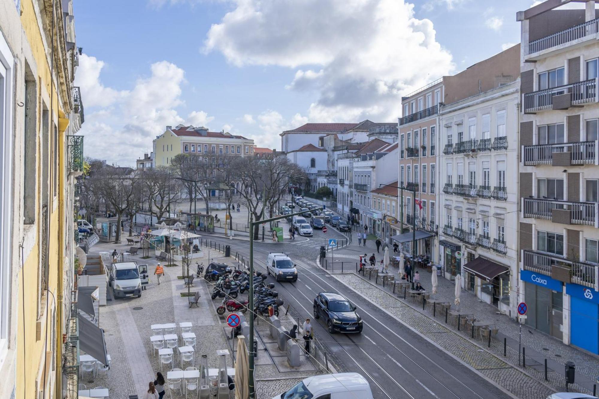 Superb Apartments Overlooking Graca In Lisboa Szoba fotó